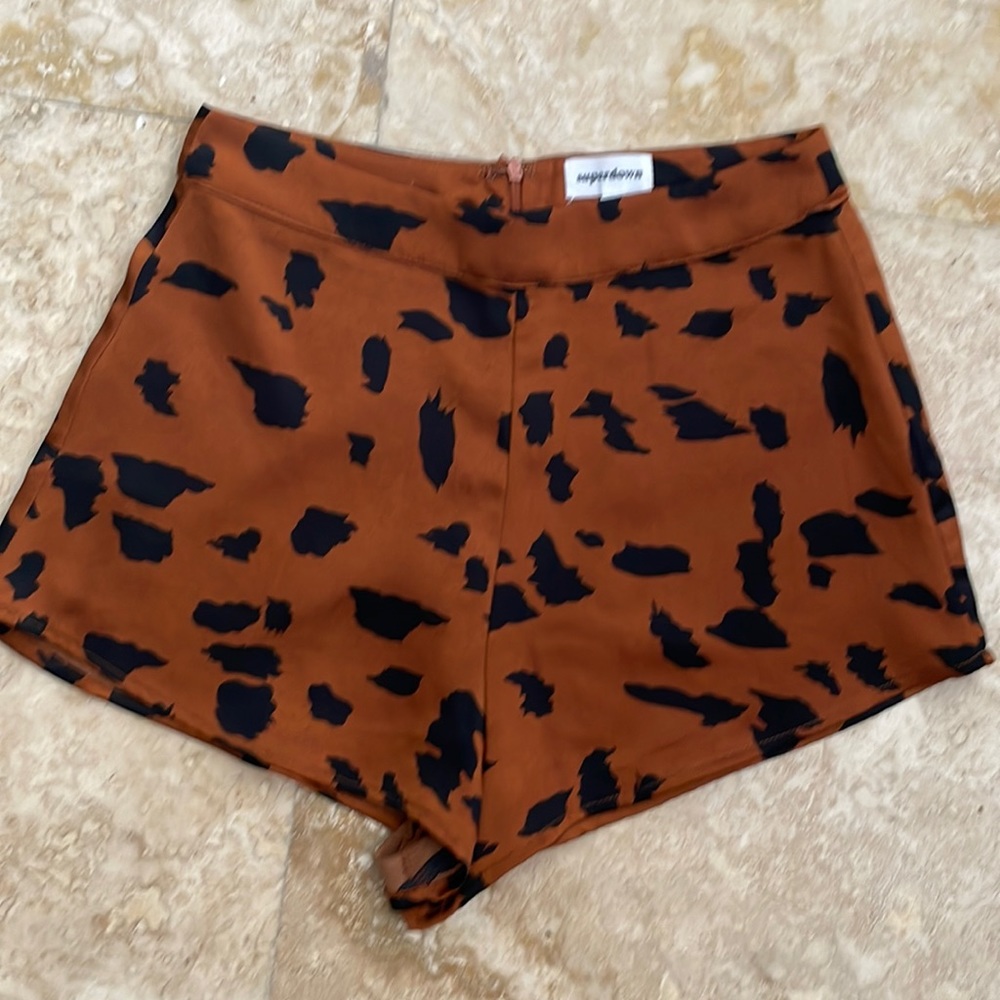 Superdown Darlene Short - Leopard high waist short